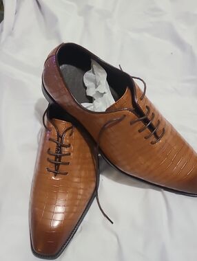 Men's Brown Croc-Texture Lace-Up Dress Shoes